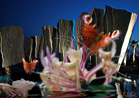 visage de femme dans l'eau et fleur flottant de laquelle s'envolent des papillons. À l'arrière des blocs de marbres.