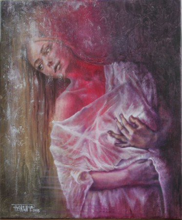 portrait d'une jeune femme vêtue de blanc la main sur la poitrine sur fond abstrait